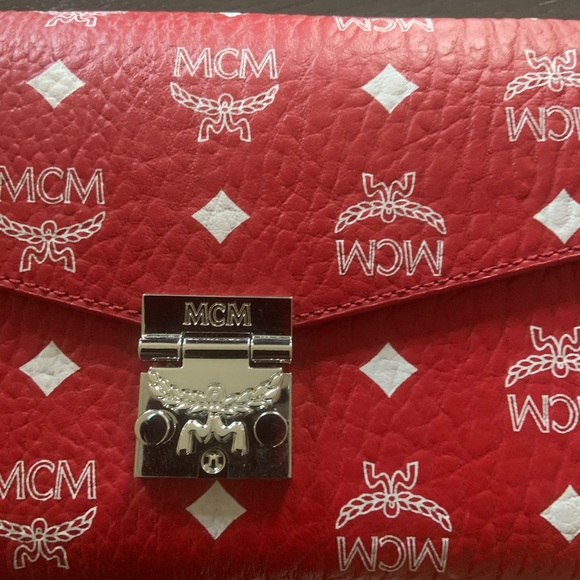 SOLD on mer MCM canvas wallet on a chain - Picture 3 of 8